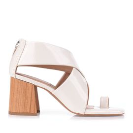 Sandália Salto Médio Verniz Molhado Off White