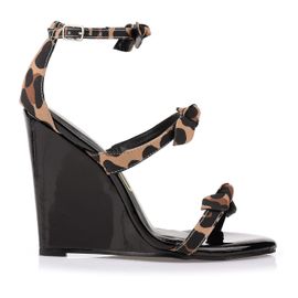 Sandália Anabela Laços Leopard